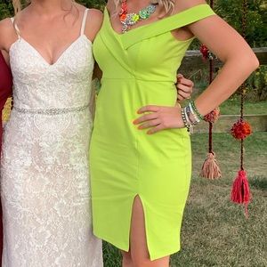 Lulu’s off-the-shoulder bodycon dress